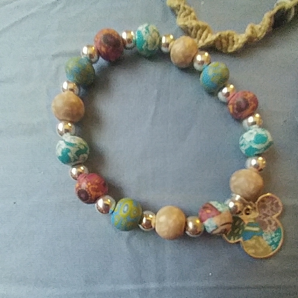 Random bracelets - Picture 2 of 6